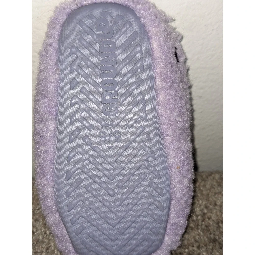 Disney Frozen Anna Elsa Slippers Purple Fuzzy Heart‎ Detail Kids Size 5/6 NEW